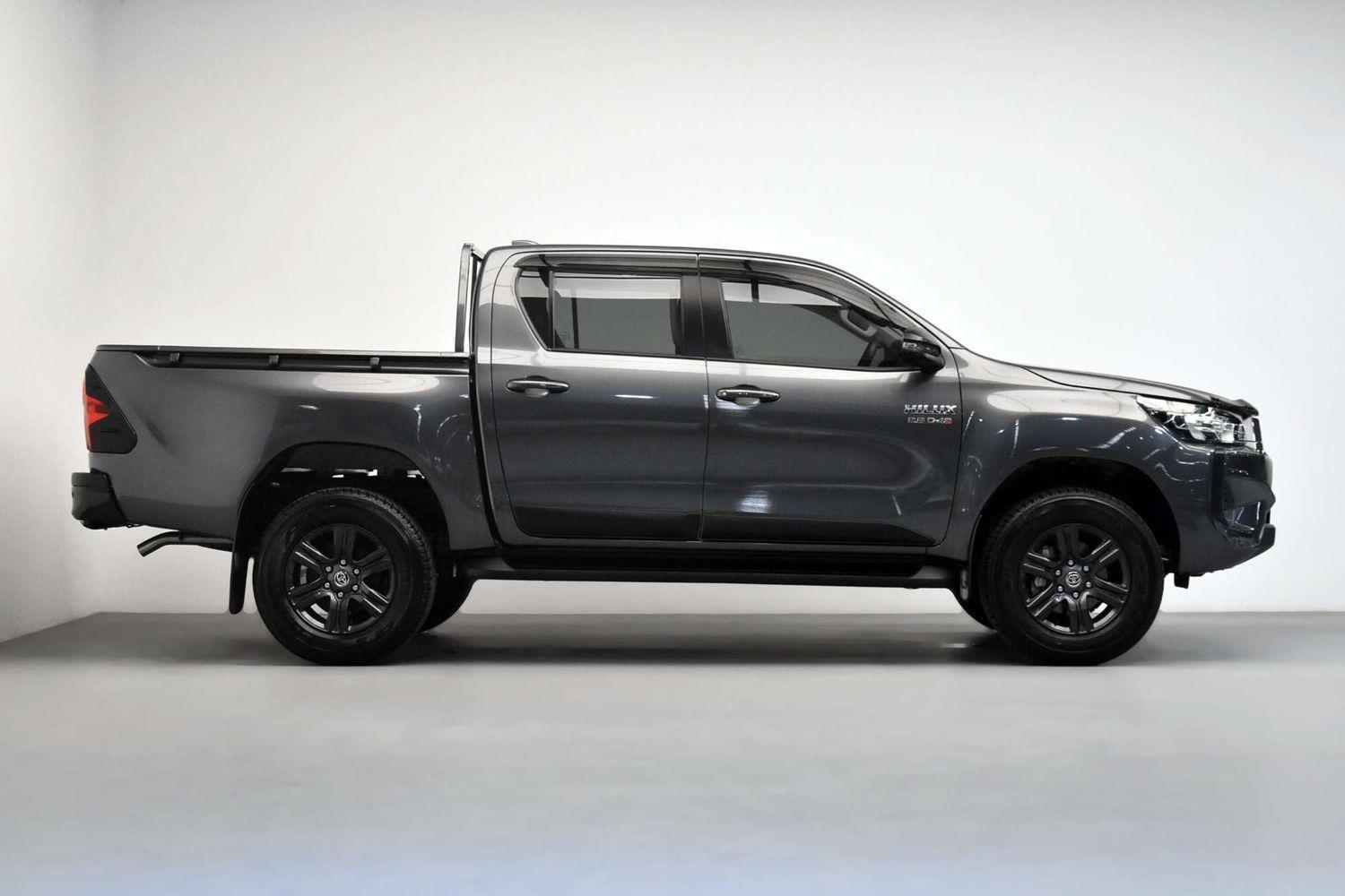 2025 Toyota Hilux SR in Silver