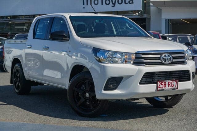 2017 Toyota Hilux SR in White