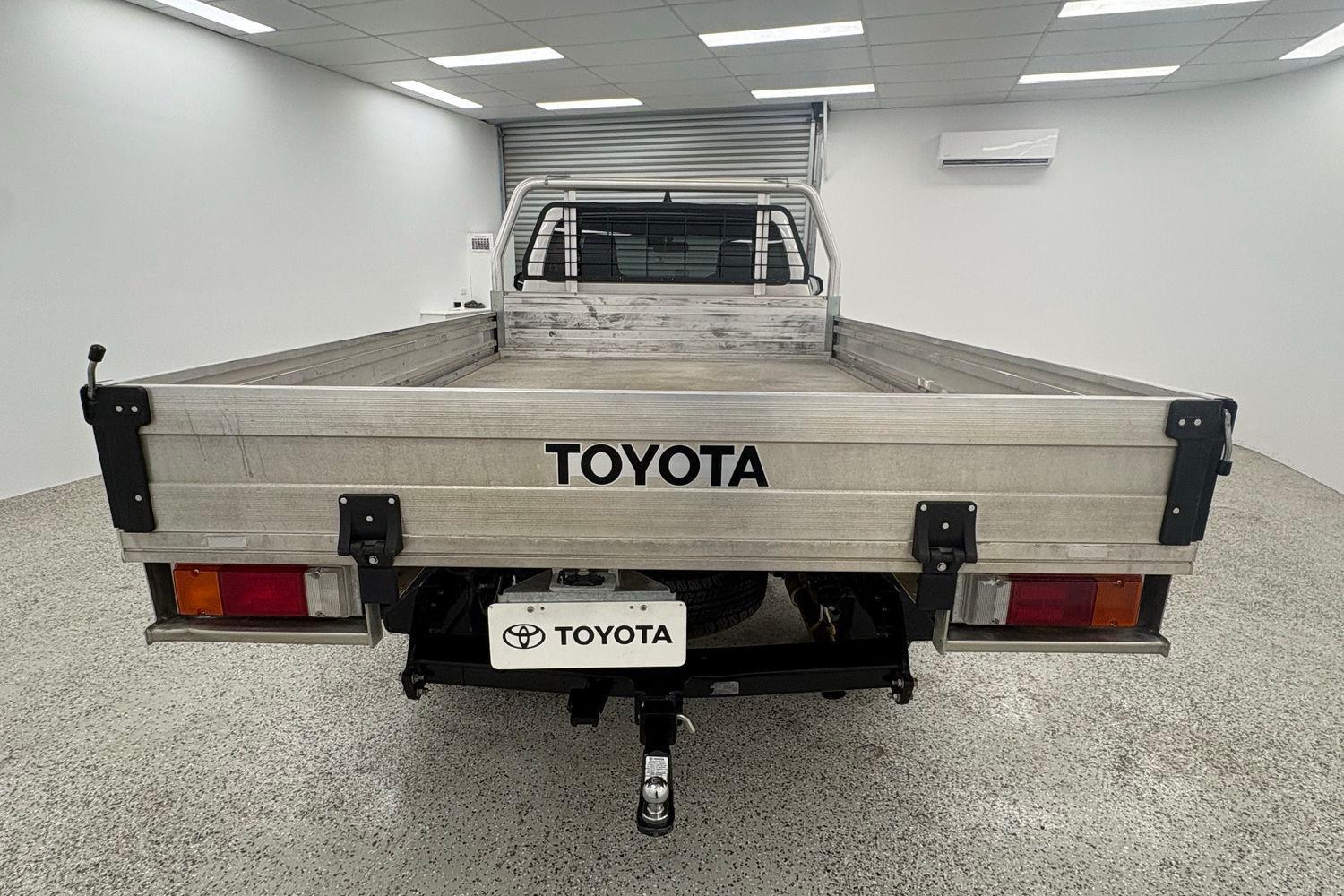 2024 Toyota Hilux SR in White