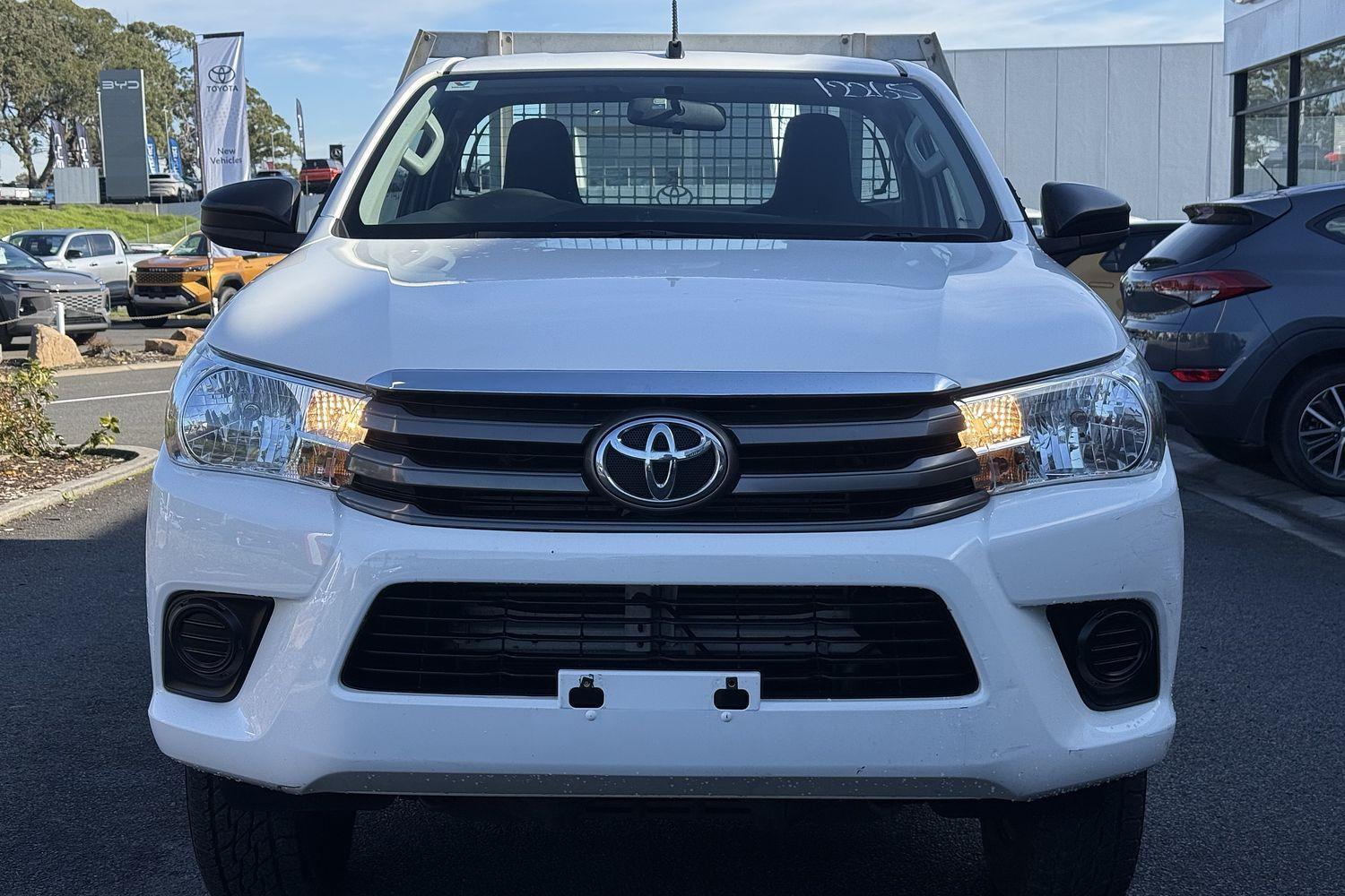 2019 Toyota Hilux SR in White