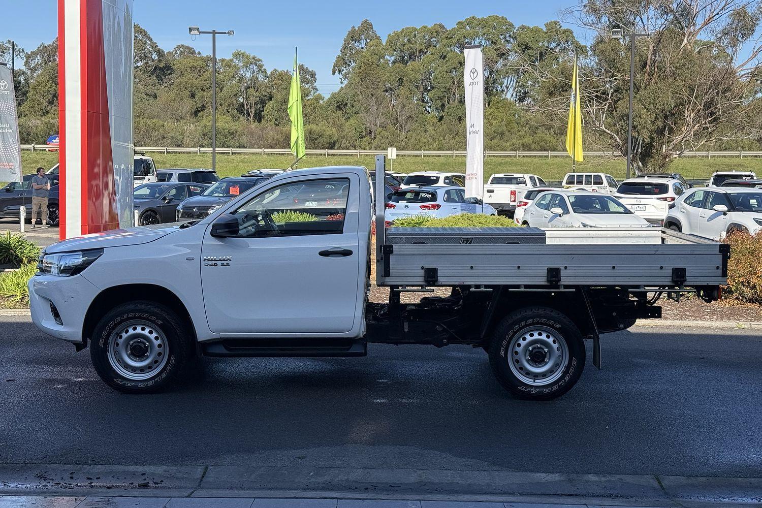 2019 Toyota Hilux SR in White