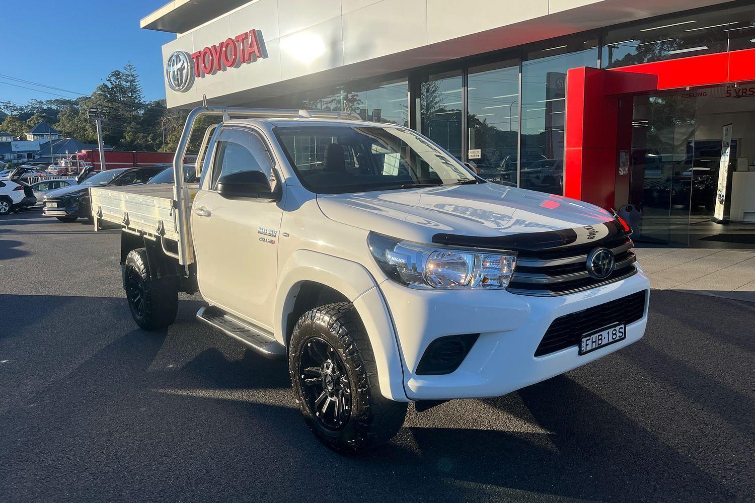 2024 Toyota Hilux SR in White