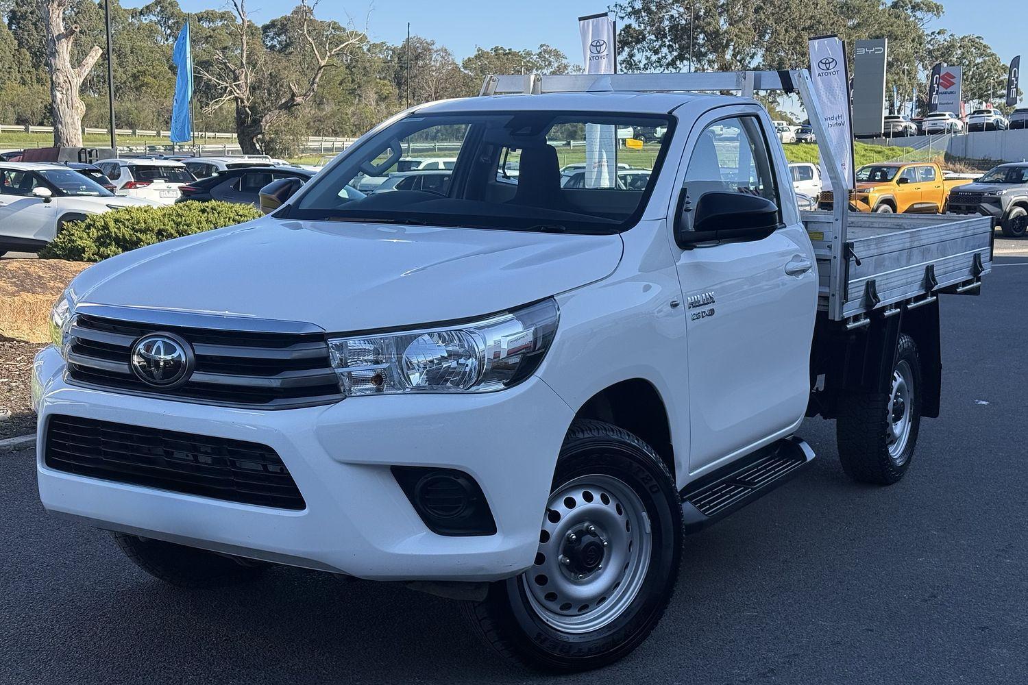 2023 Toyota Hilux SR in White