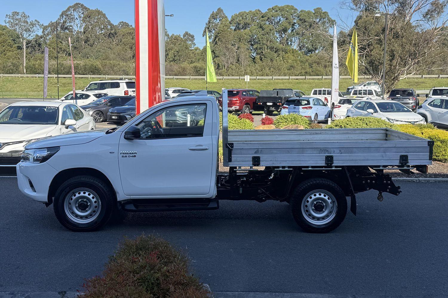 2023 Toyota Hilux SR in White