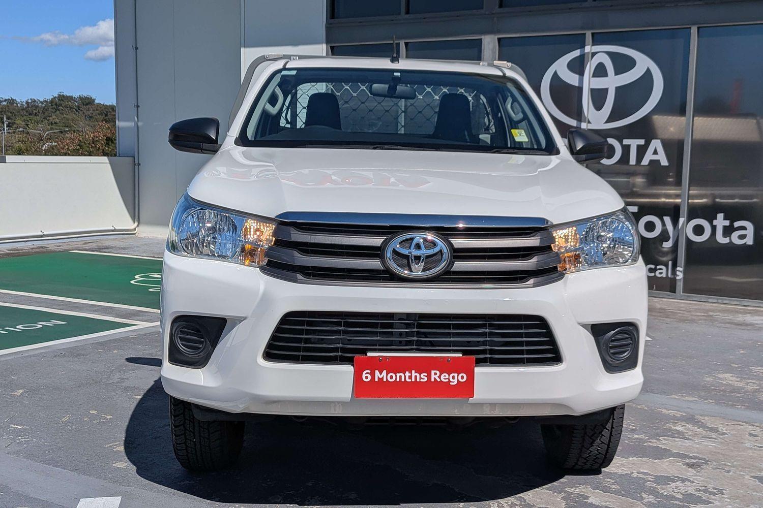 2018 Toyota Hilux SR in White