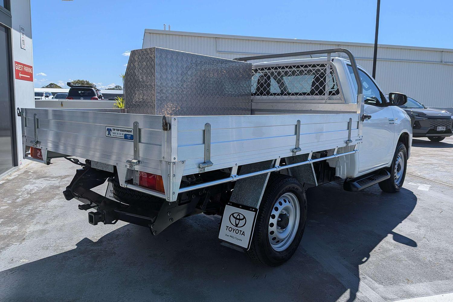 2018 Toyota Hilux SR in White