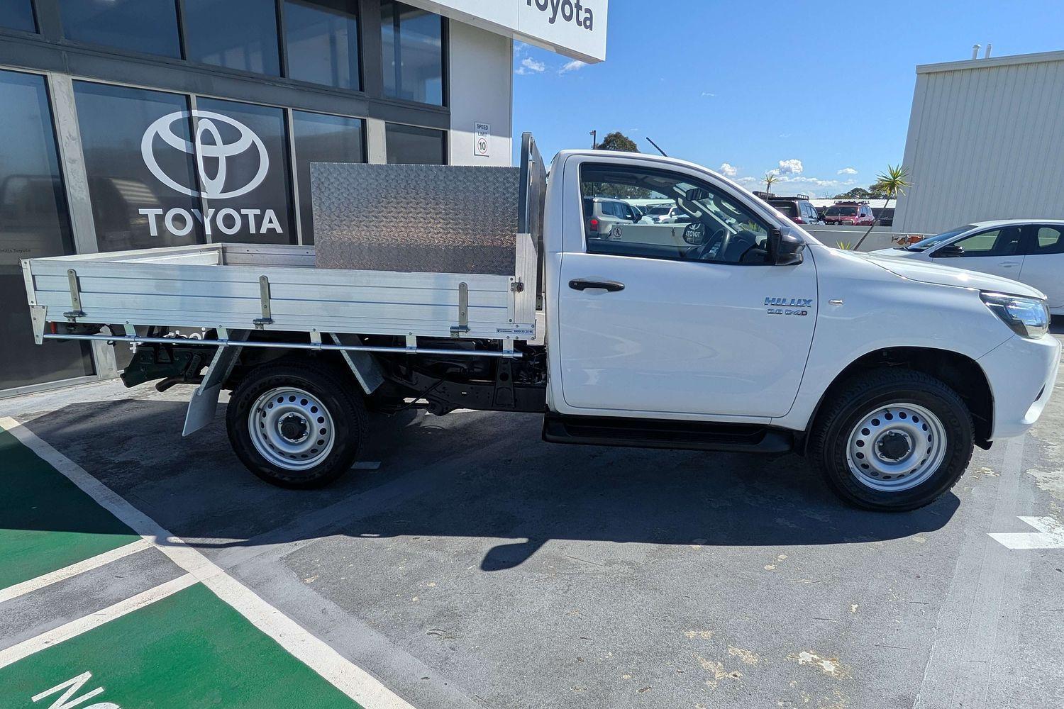 2018 Toyota Hilux SR in White