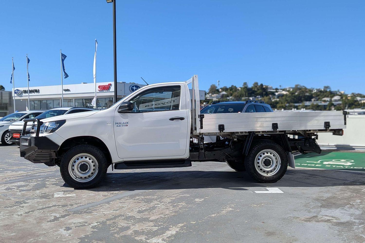 2020 Toyota Hilux SR in White