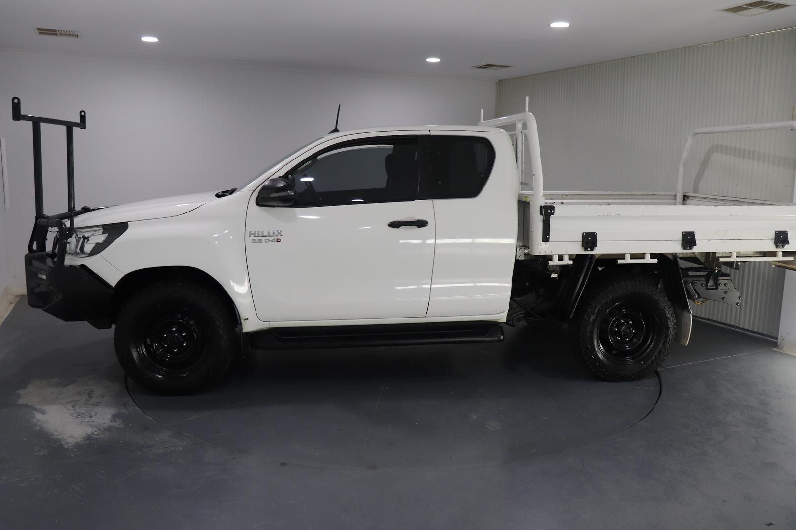 2020 Toyota Hilux SR in White