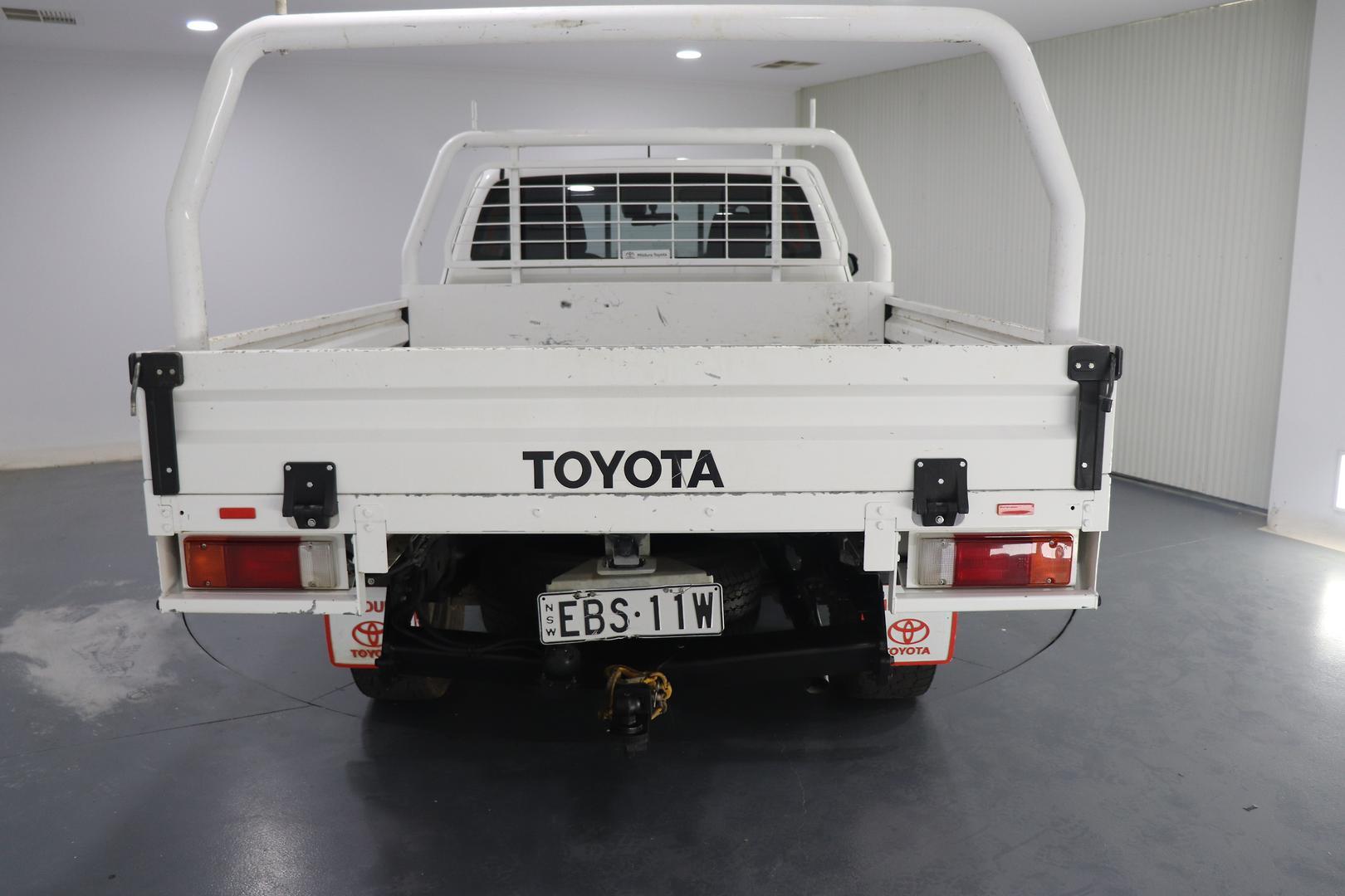 2020 Toyota Hilux SR in White