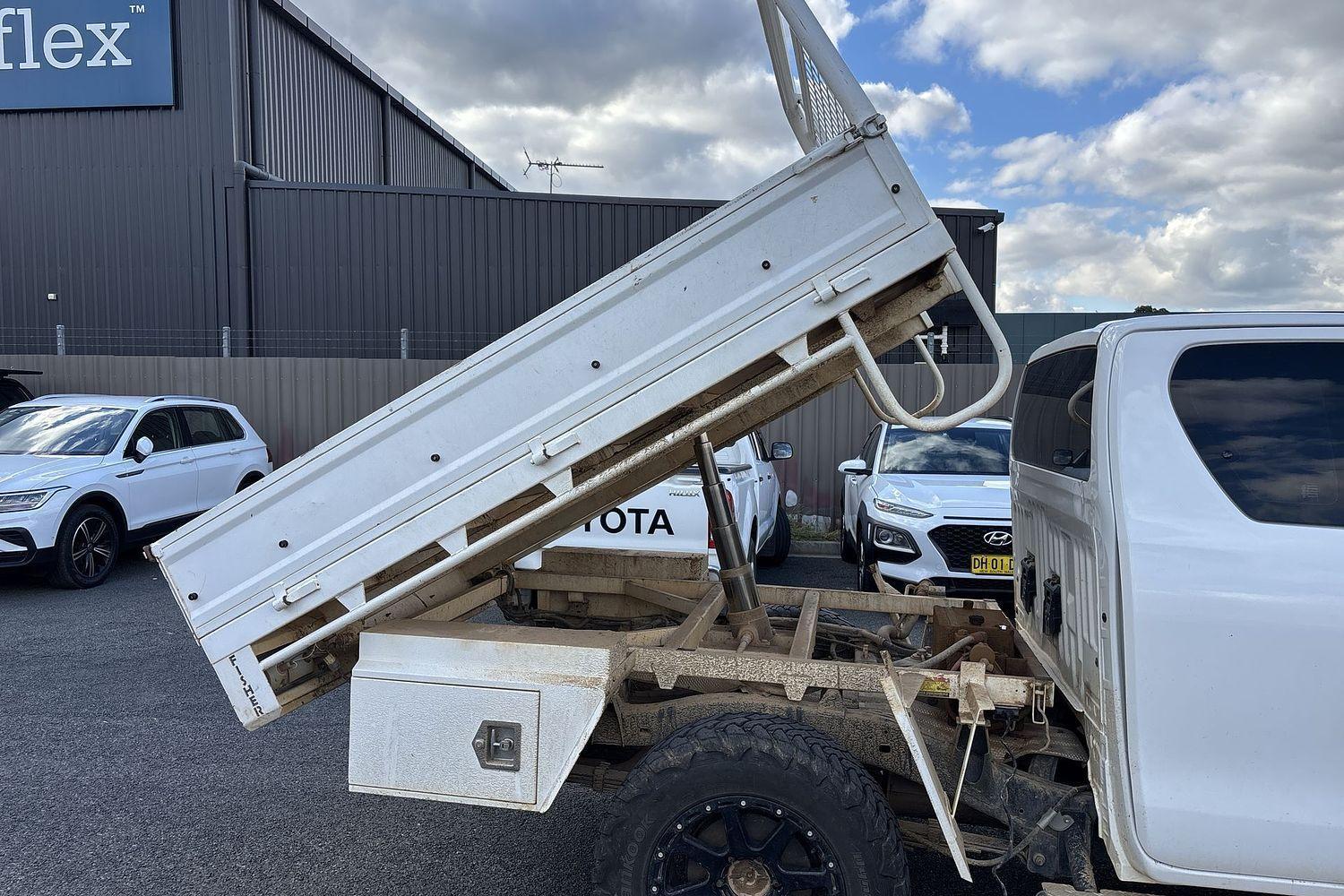 2020 Toyota Hilux SR in White