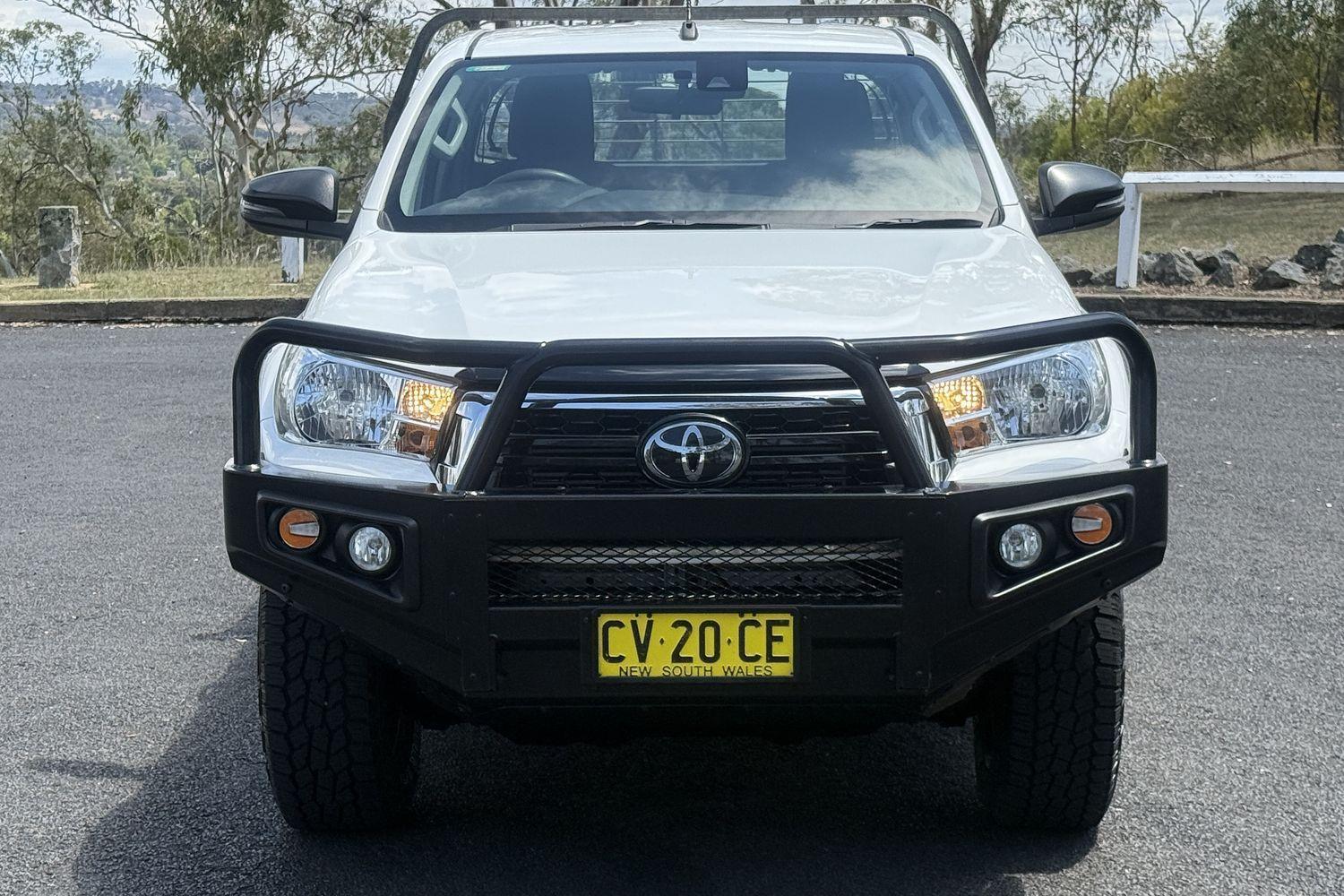 2019 Toyota Hilux SR in White