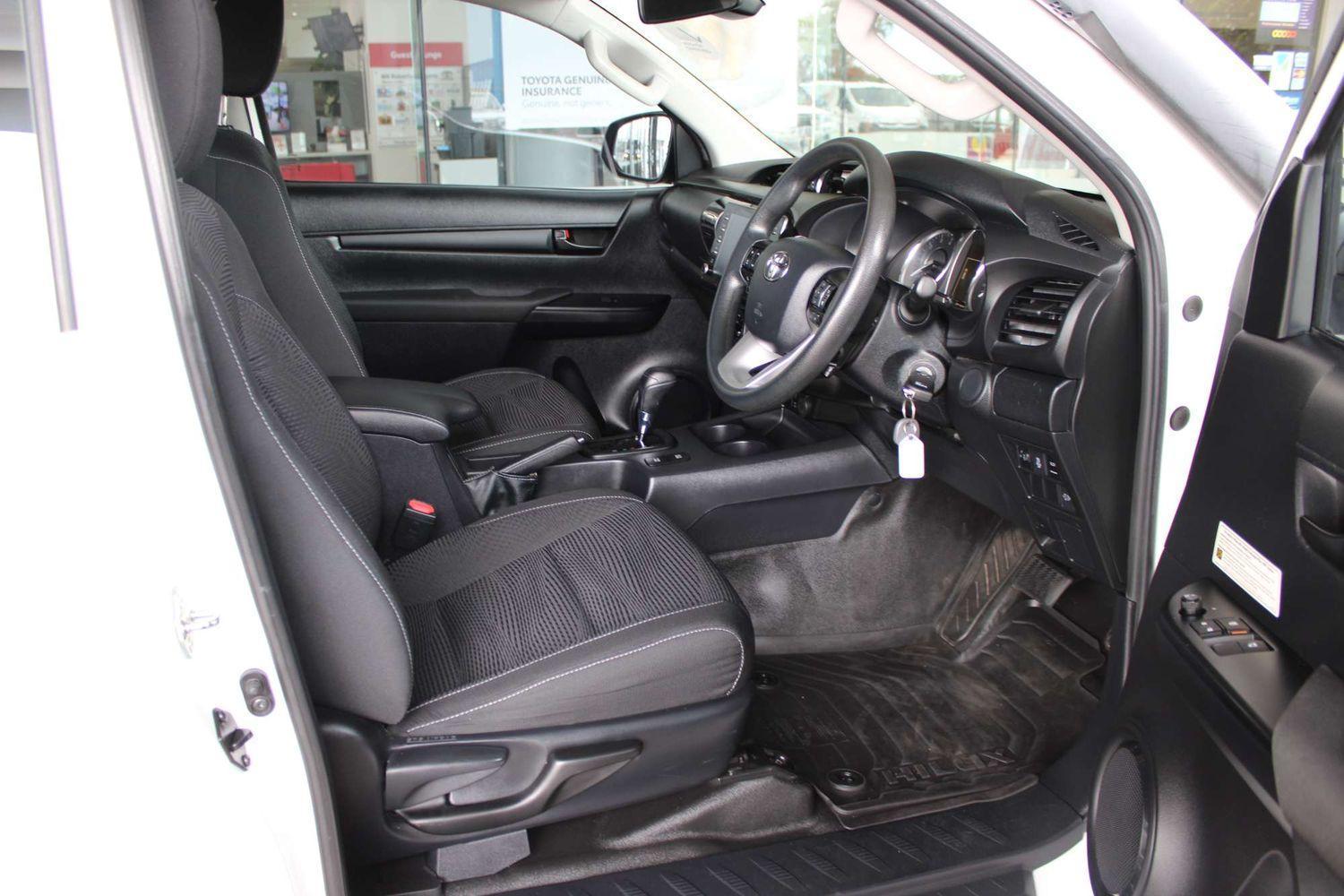 2020 Toyota Hilux SR in White