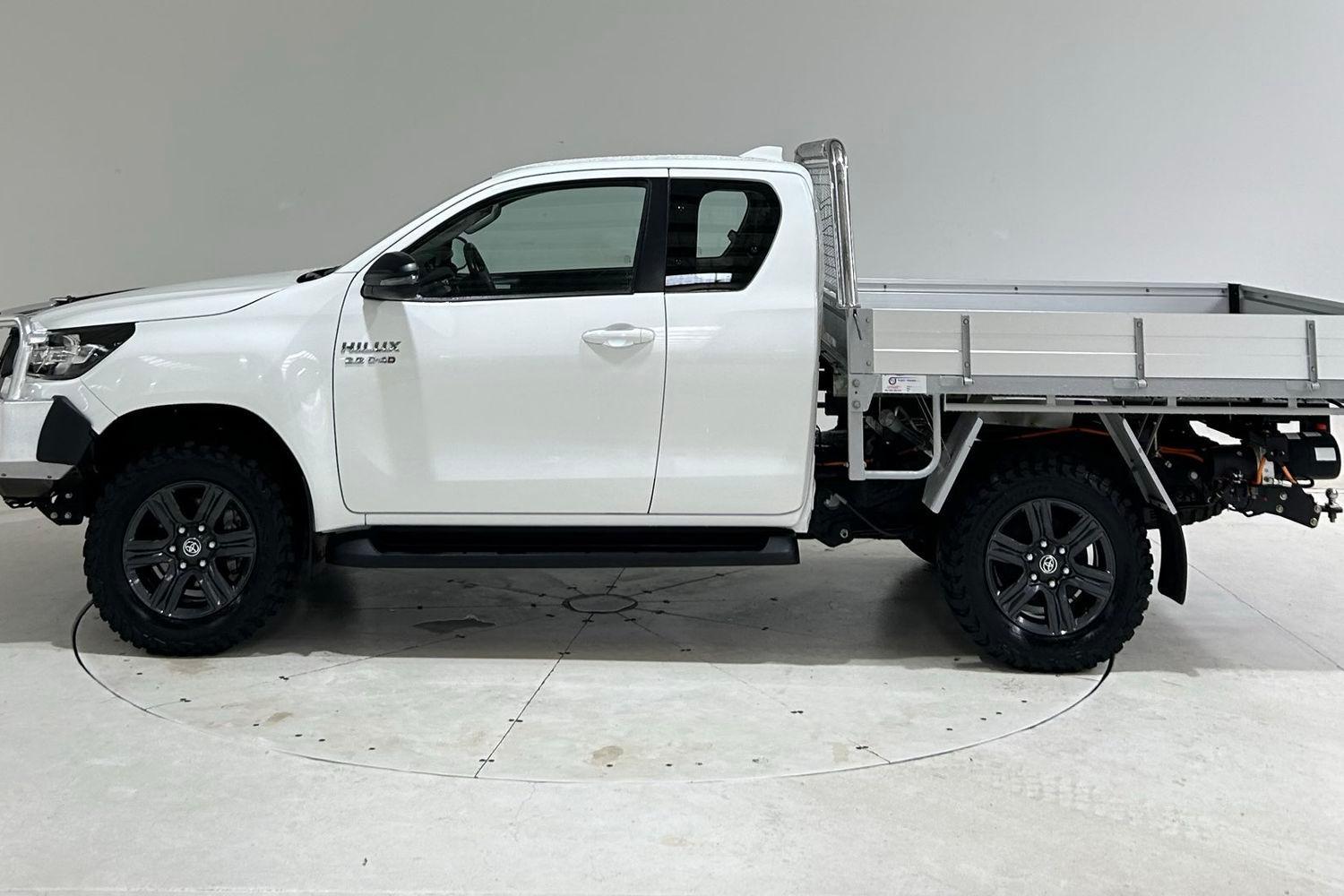 2023 Toyota Hilux SR in White