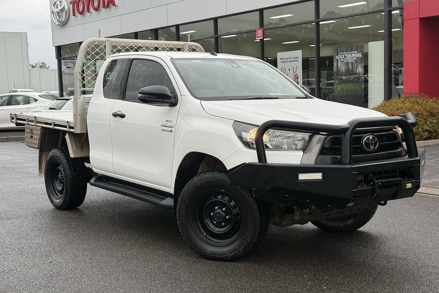 2020 Toyota Hilux SR in White