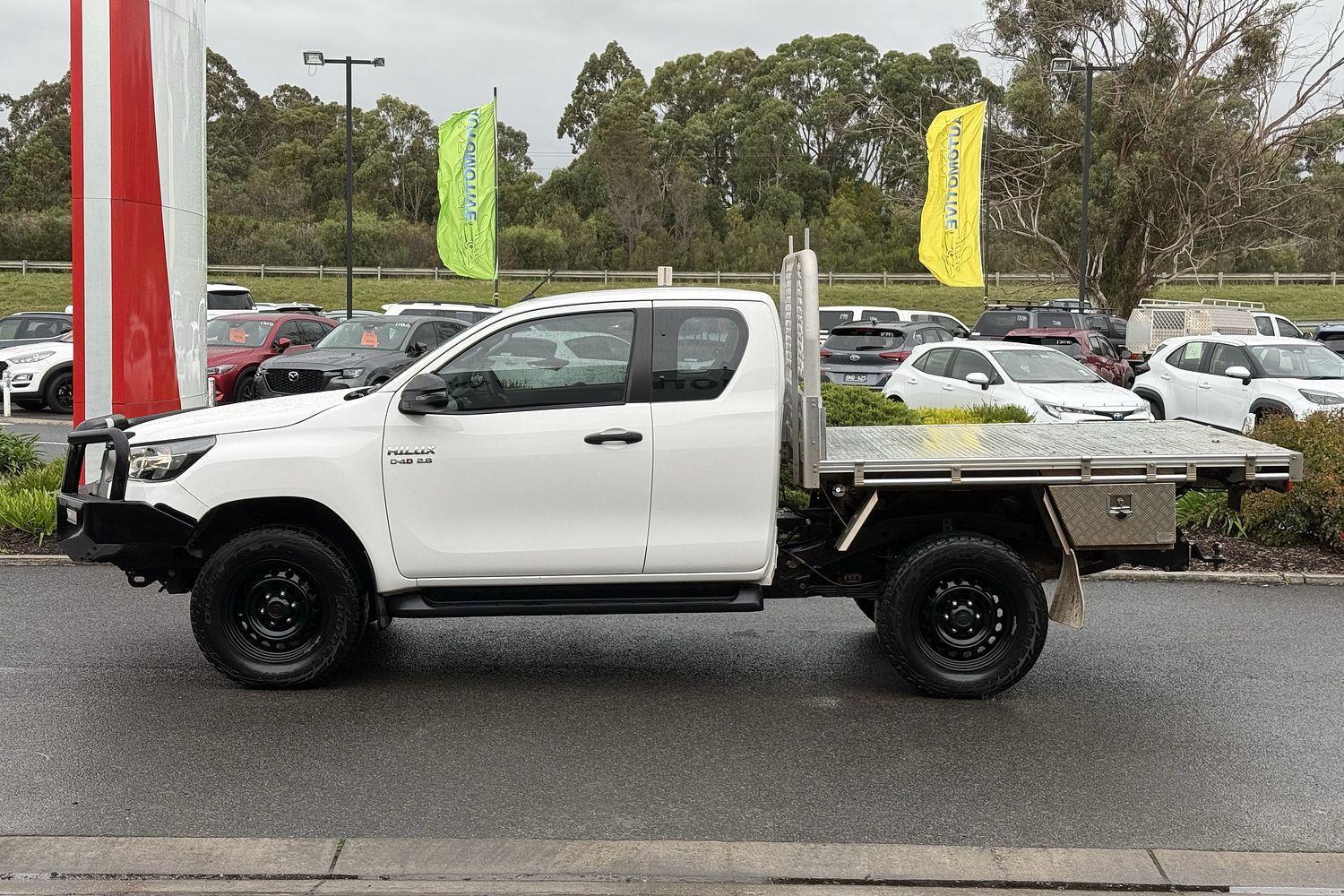 2020 Toyota Hilux SR in White