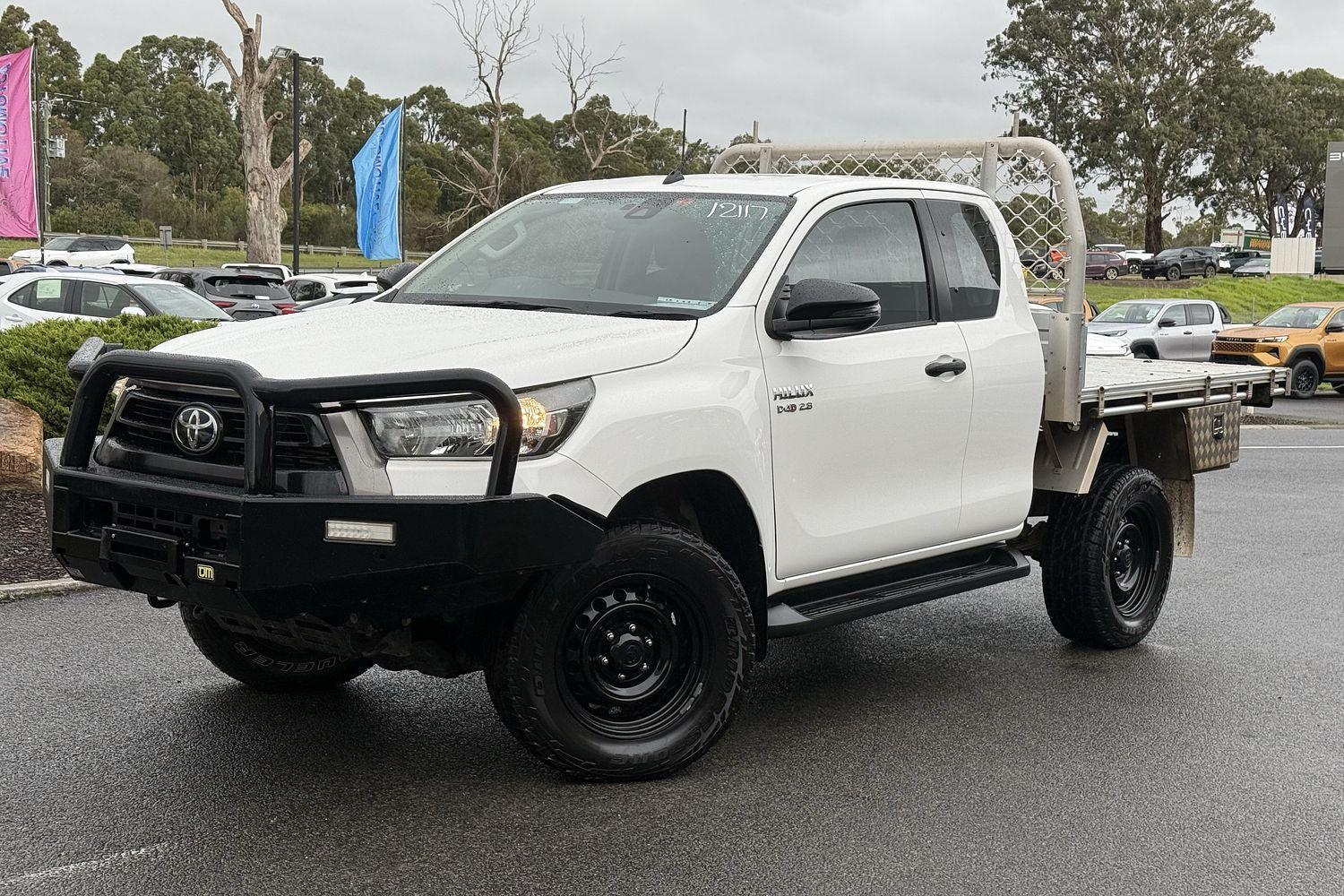 2020 Toyota Hilux SR in White