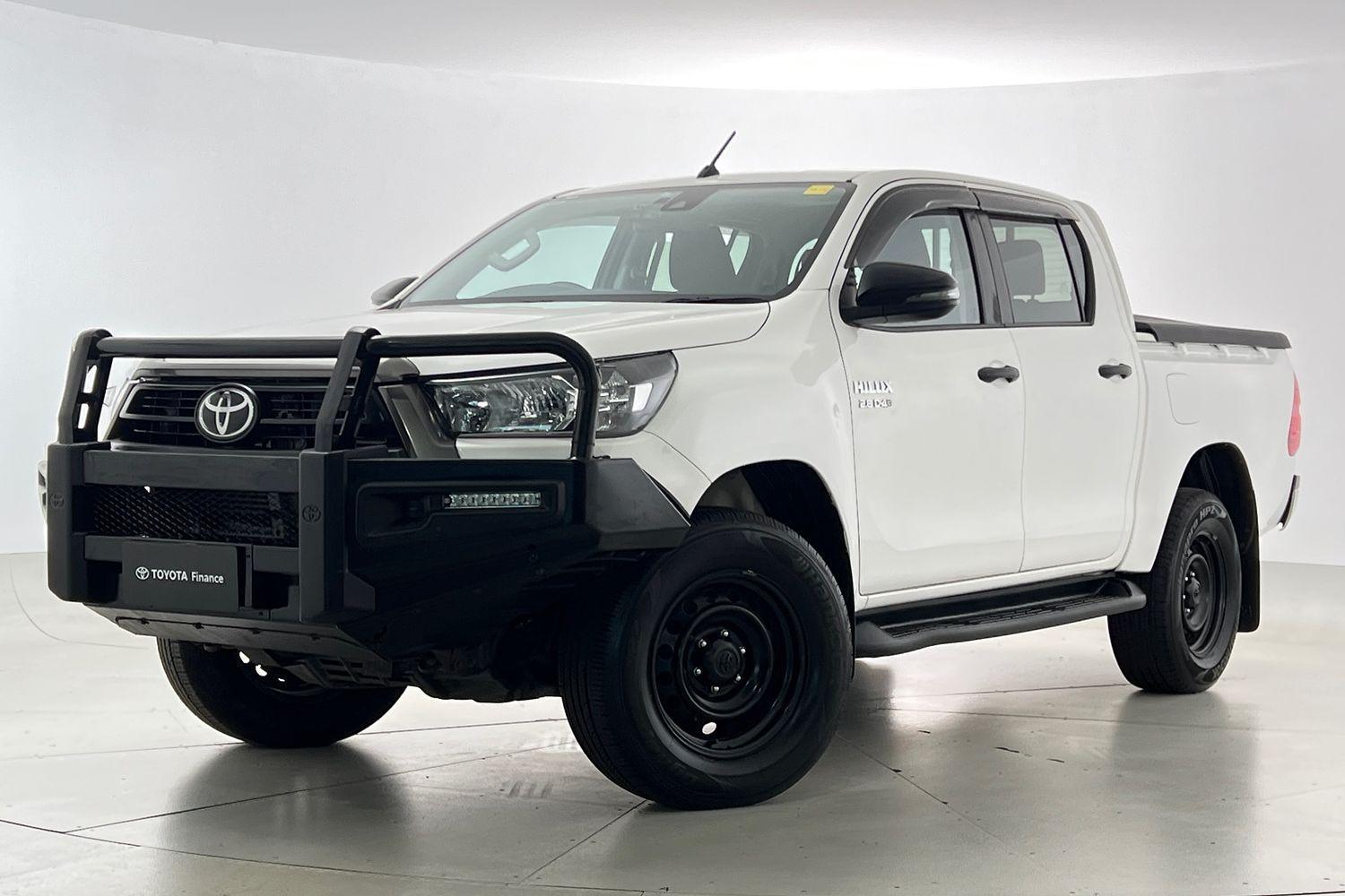 2020 Toyota Hilux SR in White