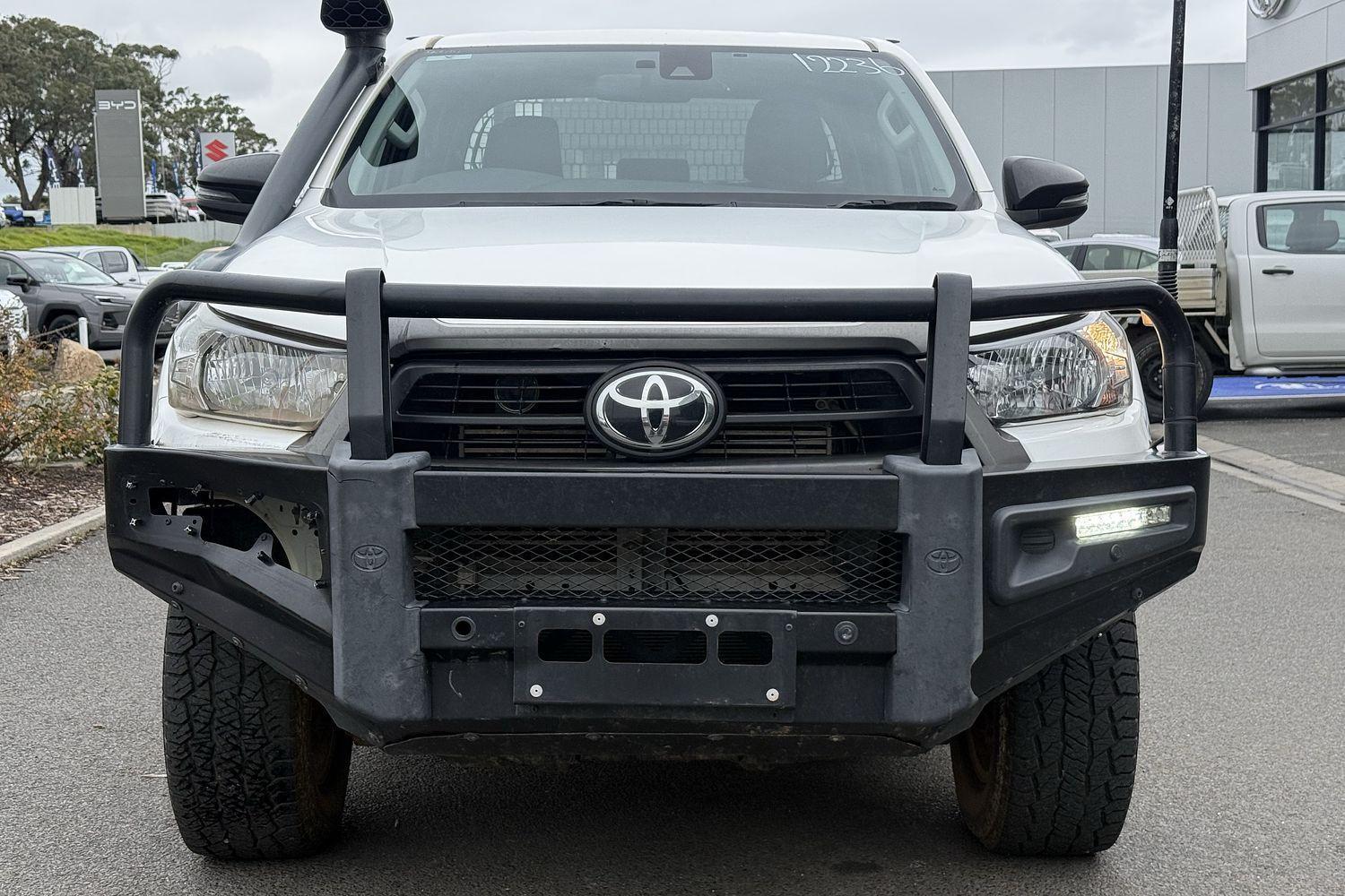 2023 Toyota Hilux SR in White