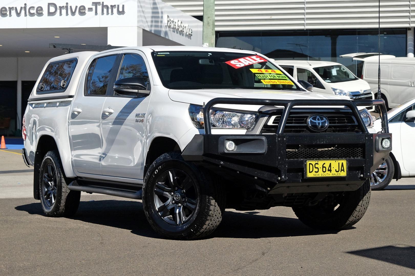 2023 Toyota Hilux SR in White
