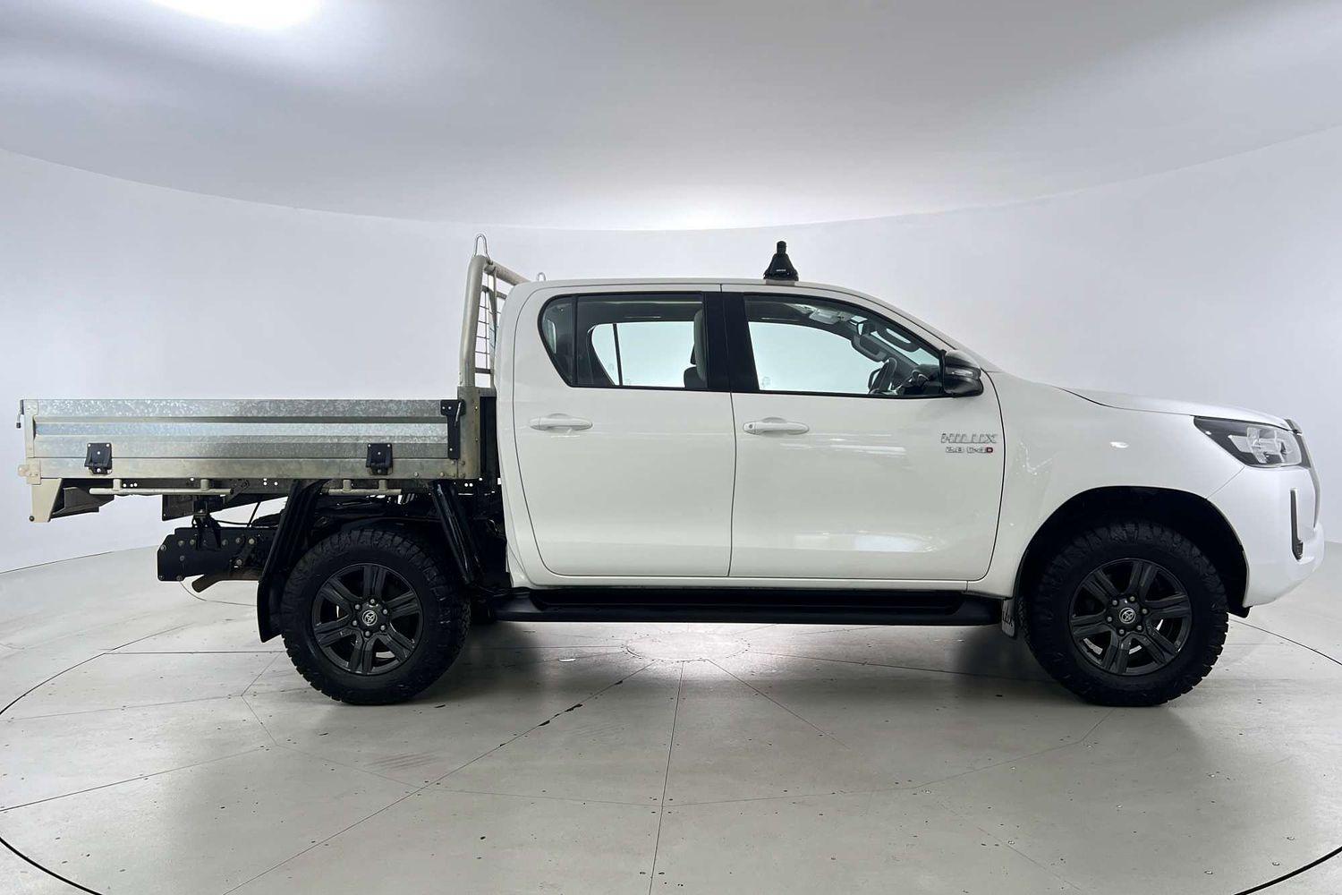 2023 Toyota Hilux SR in White
