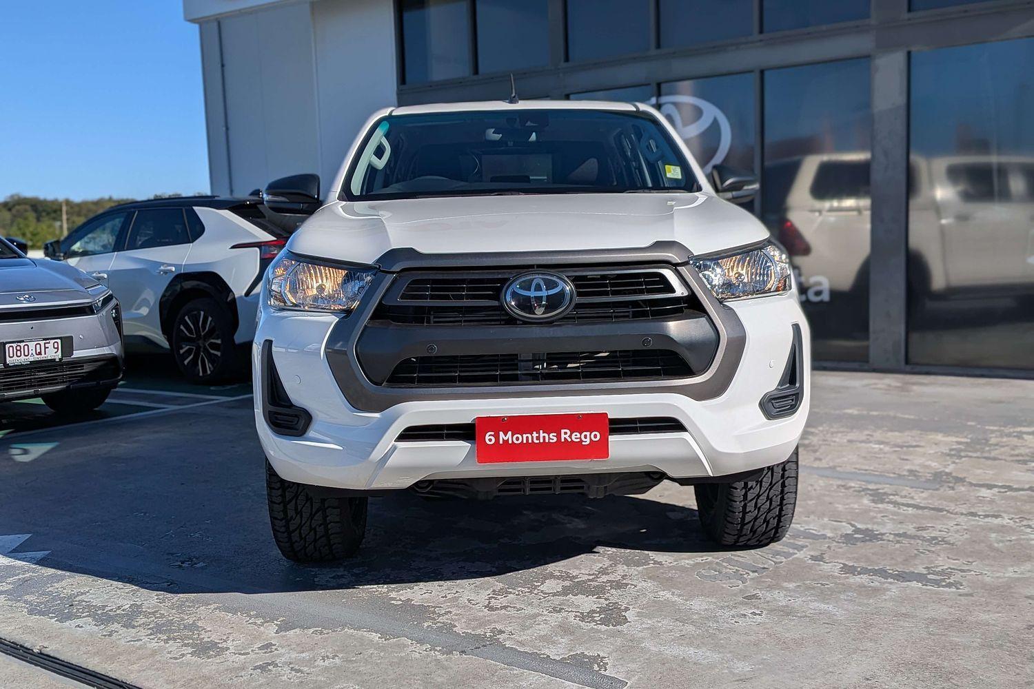 2021 Toyota Hilux SR in White