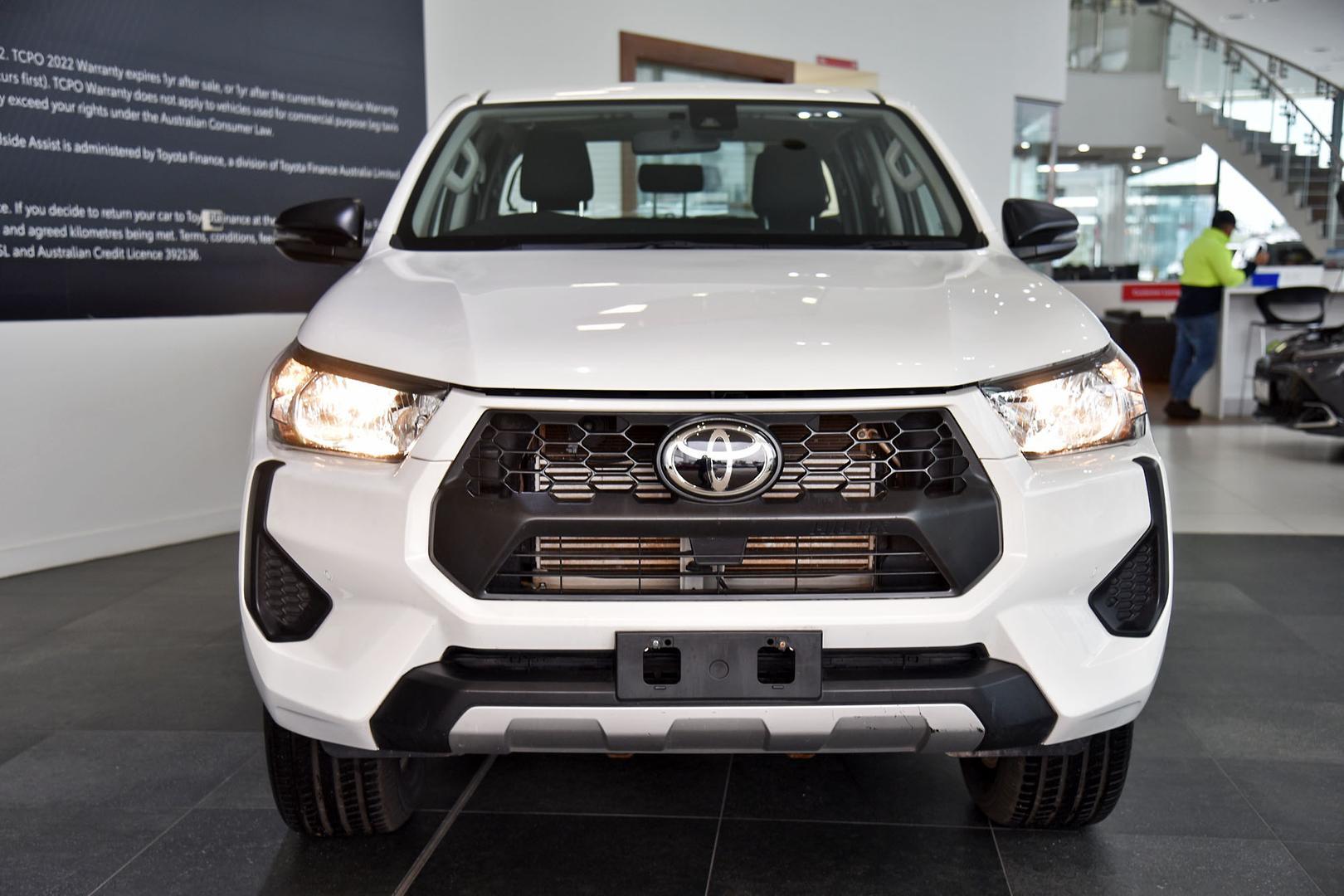 2025 Toyota Hilux SR in White