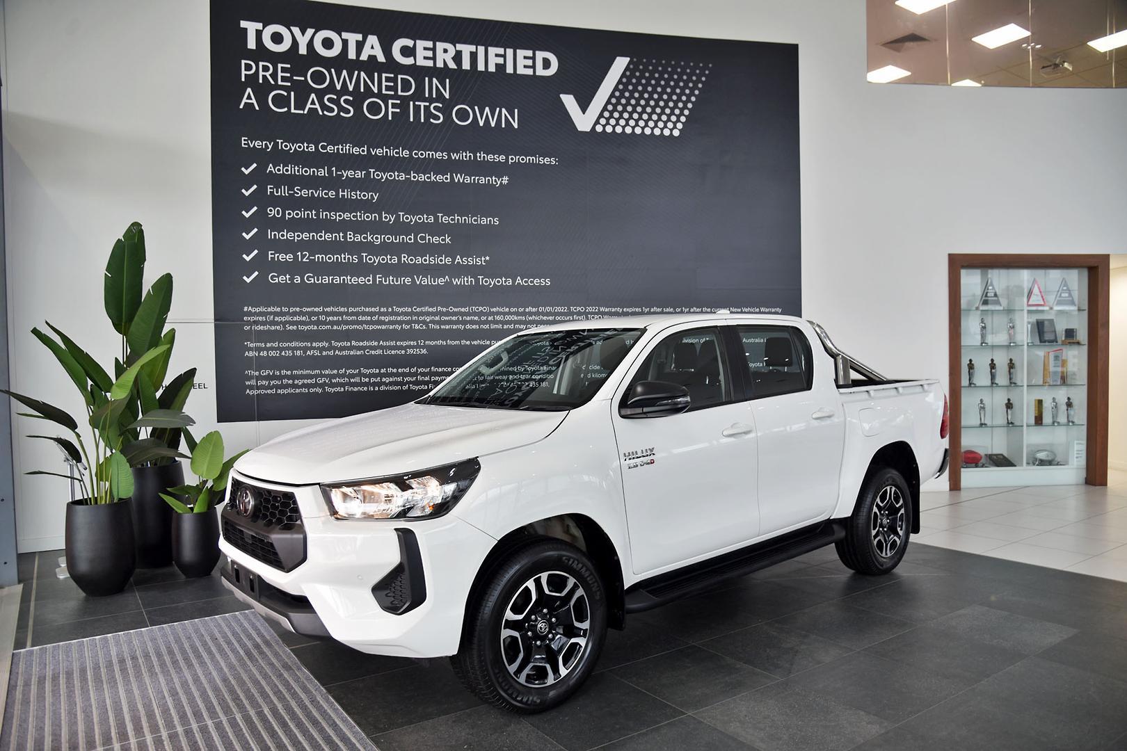 2025 Toyota Hilux SR in White