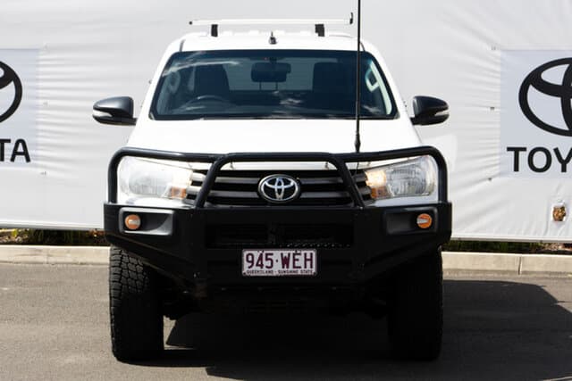 2015 Toyota Hilux SR in White