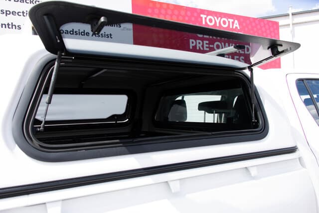 2015 Toyota Hilux SR in White