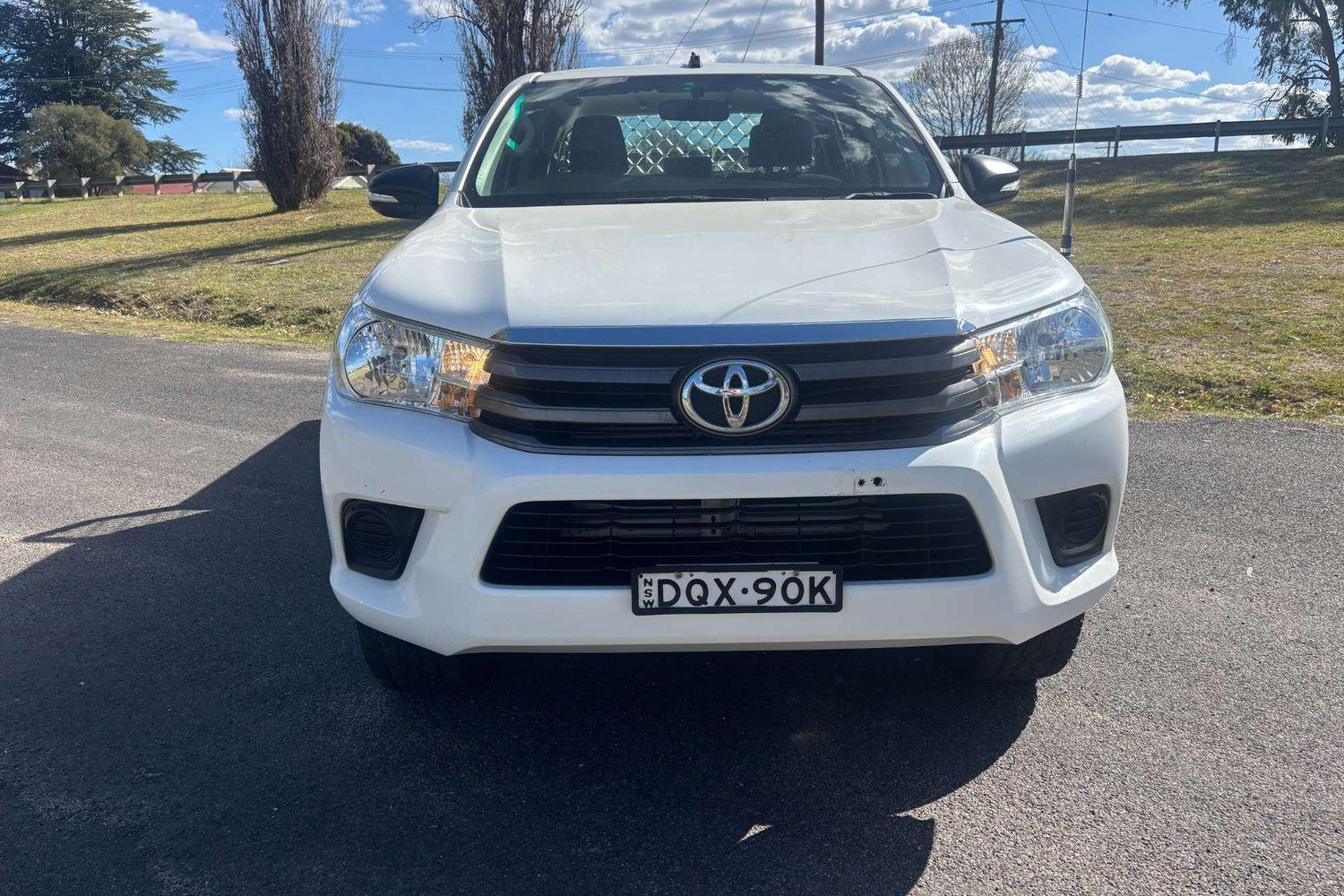 2017 Toyota Hilux SR in White