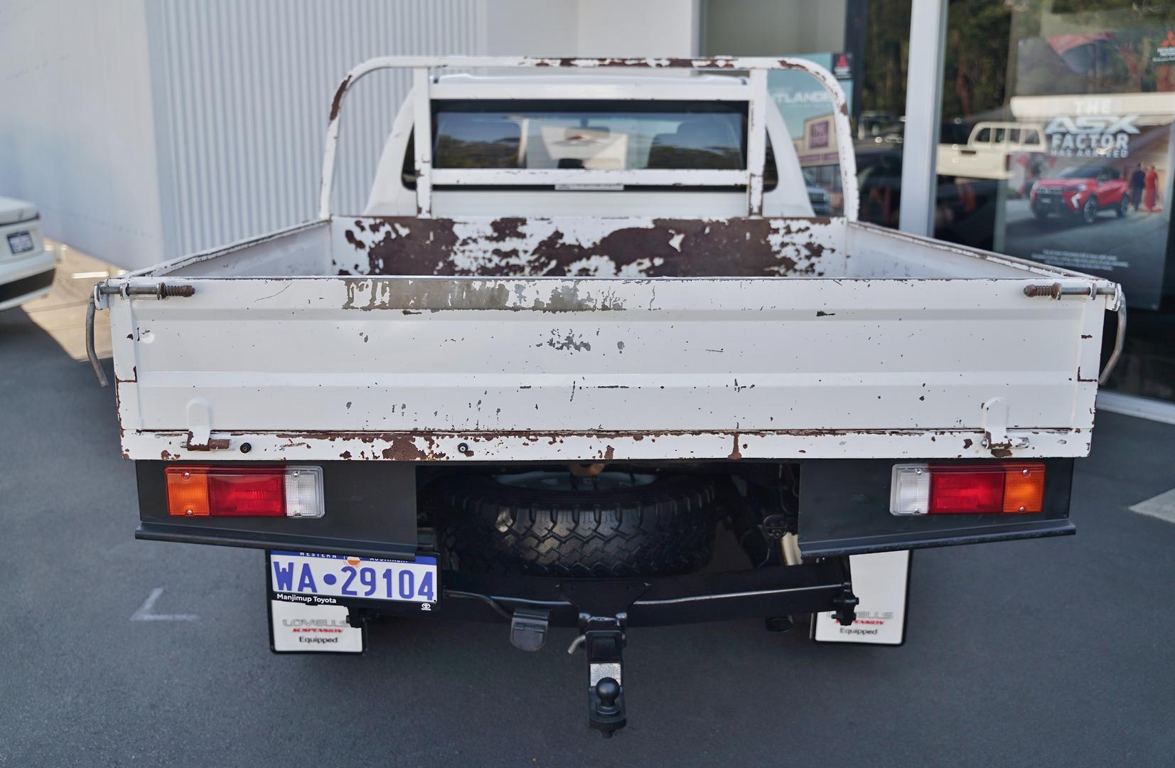 2017 Toyota Hilux SR in White