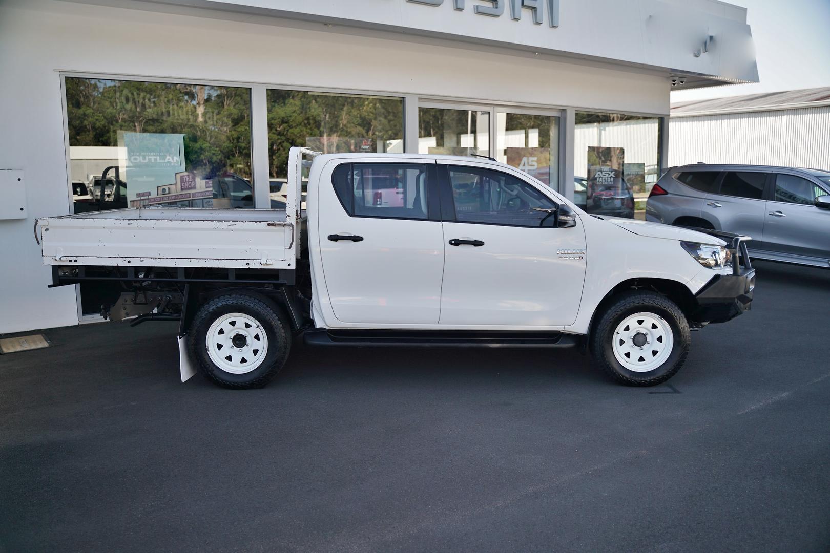 2017 Toyota Hilux SR in White