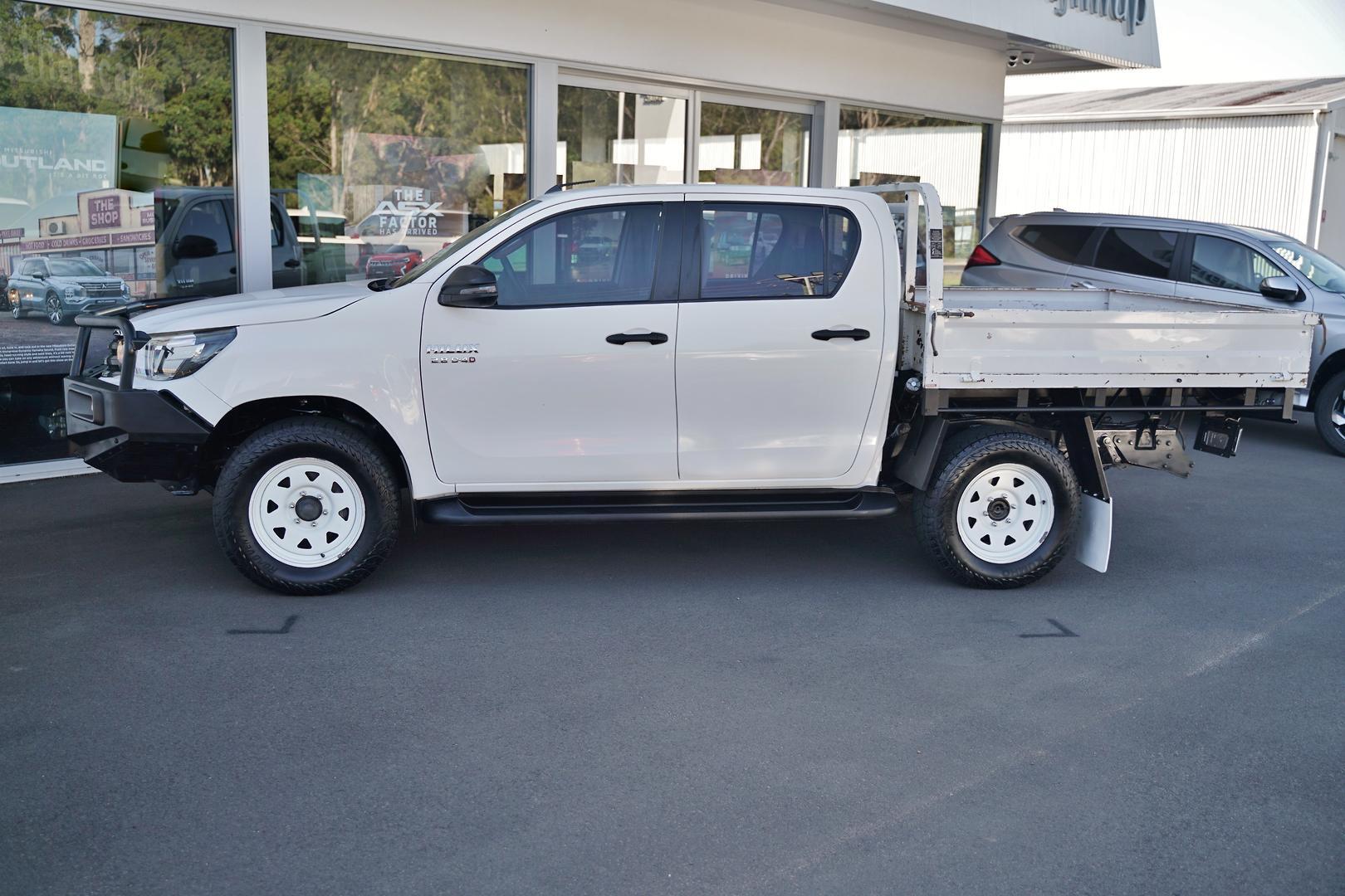 2017 Toyota Hilux SR in White