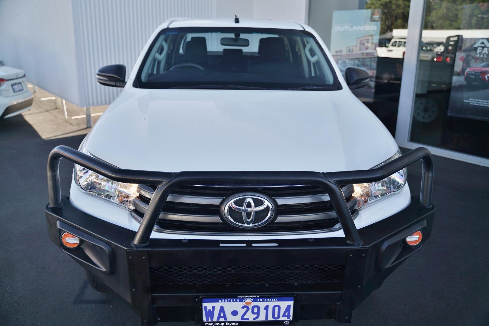 2017 Toyota Hilux SR in White