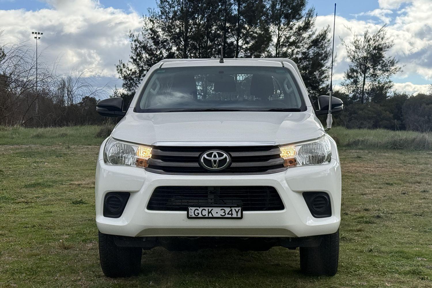 2018 Toyota Hilux SR in White