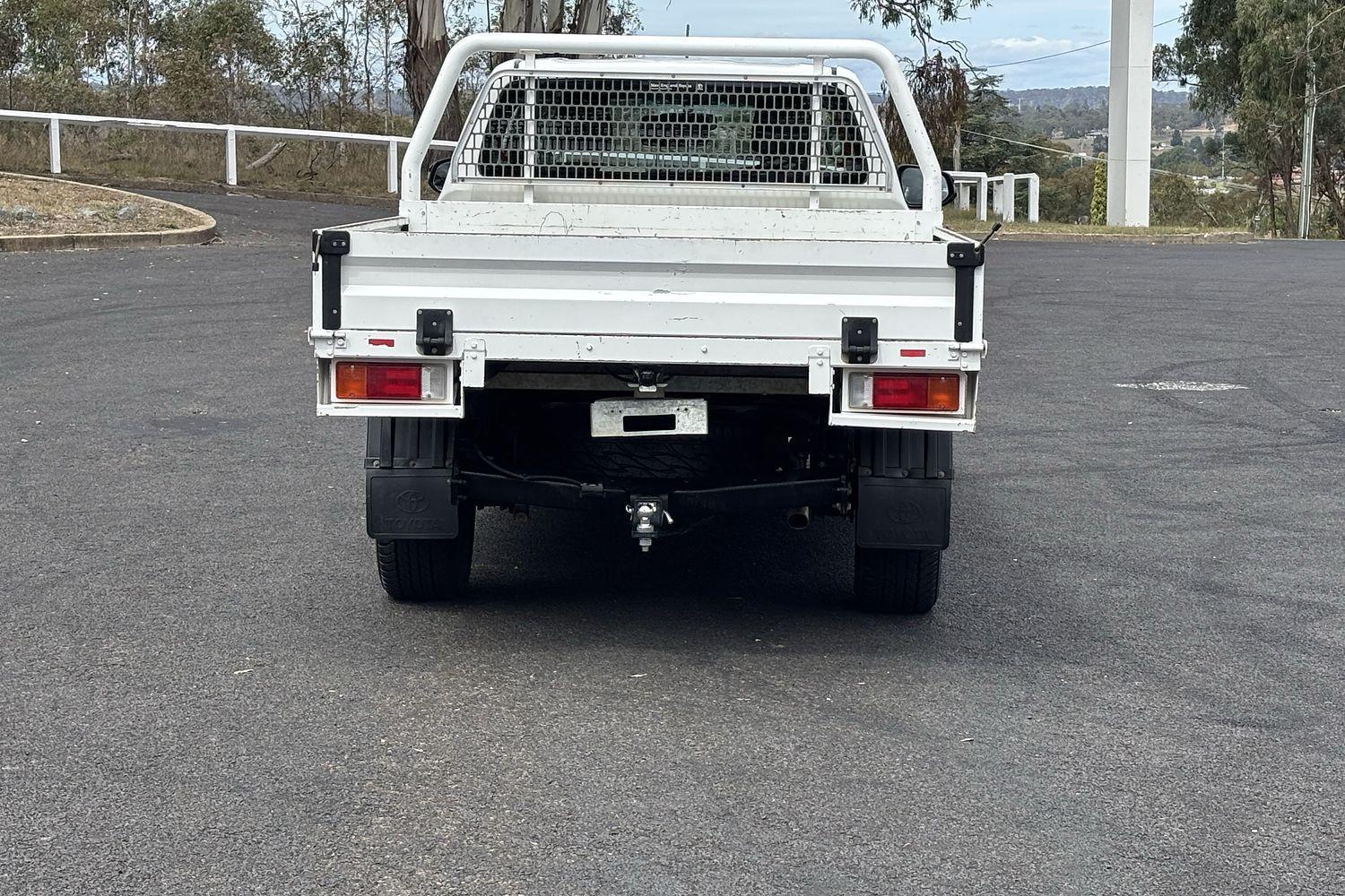 2018 Toyota Hilux SR in White