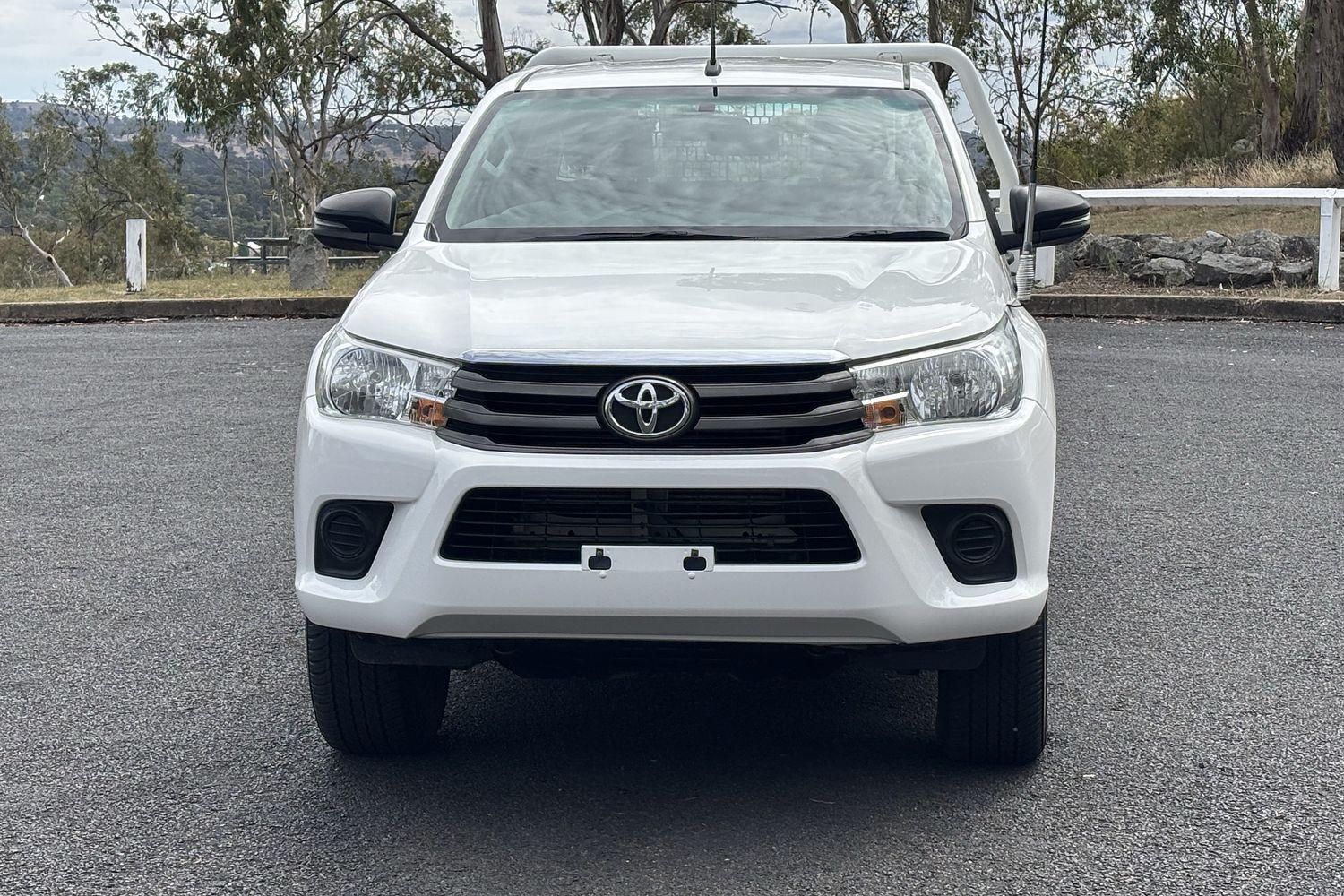 2018 Toyota Hilux SR in White