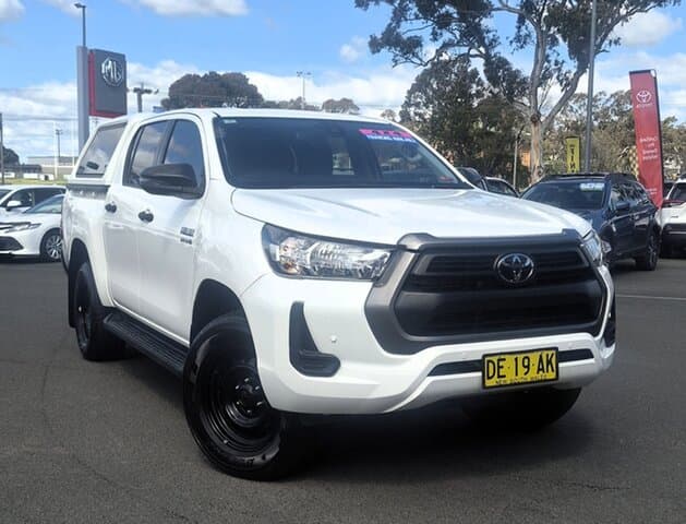 2021 Toyota Hilux SR in White