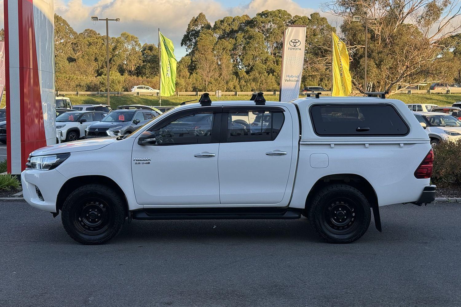 2016 Toyota Hilux SR in White