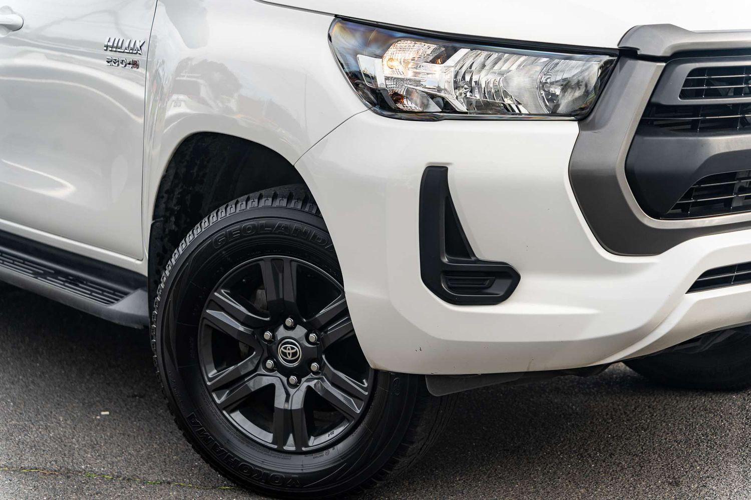 2023 Toyota Hilux SR in White