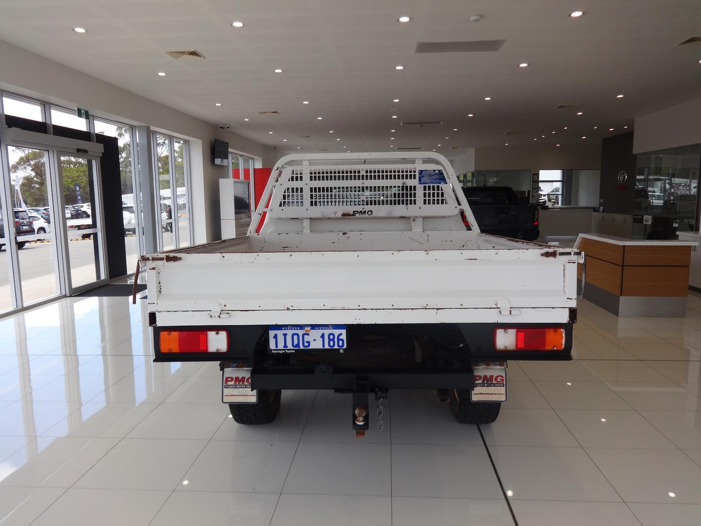 2016 Toyota Hilux SR in White