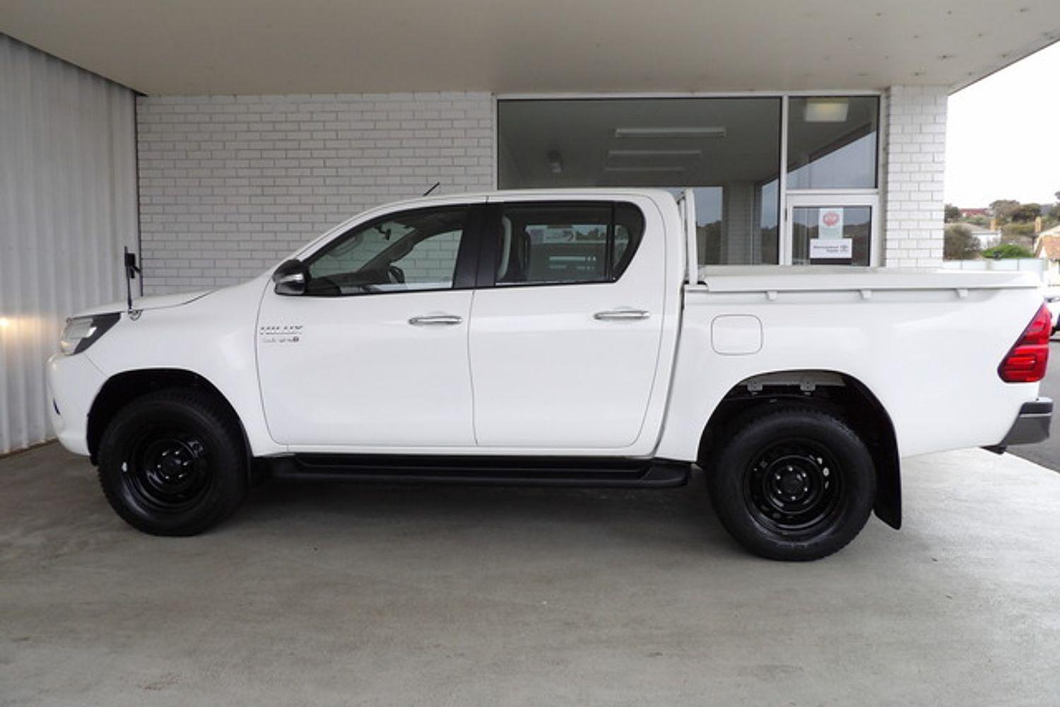 2017 Toyota Hilux SR in White