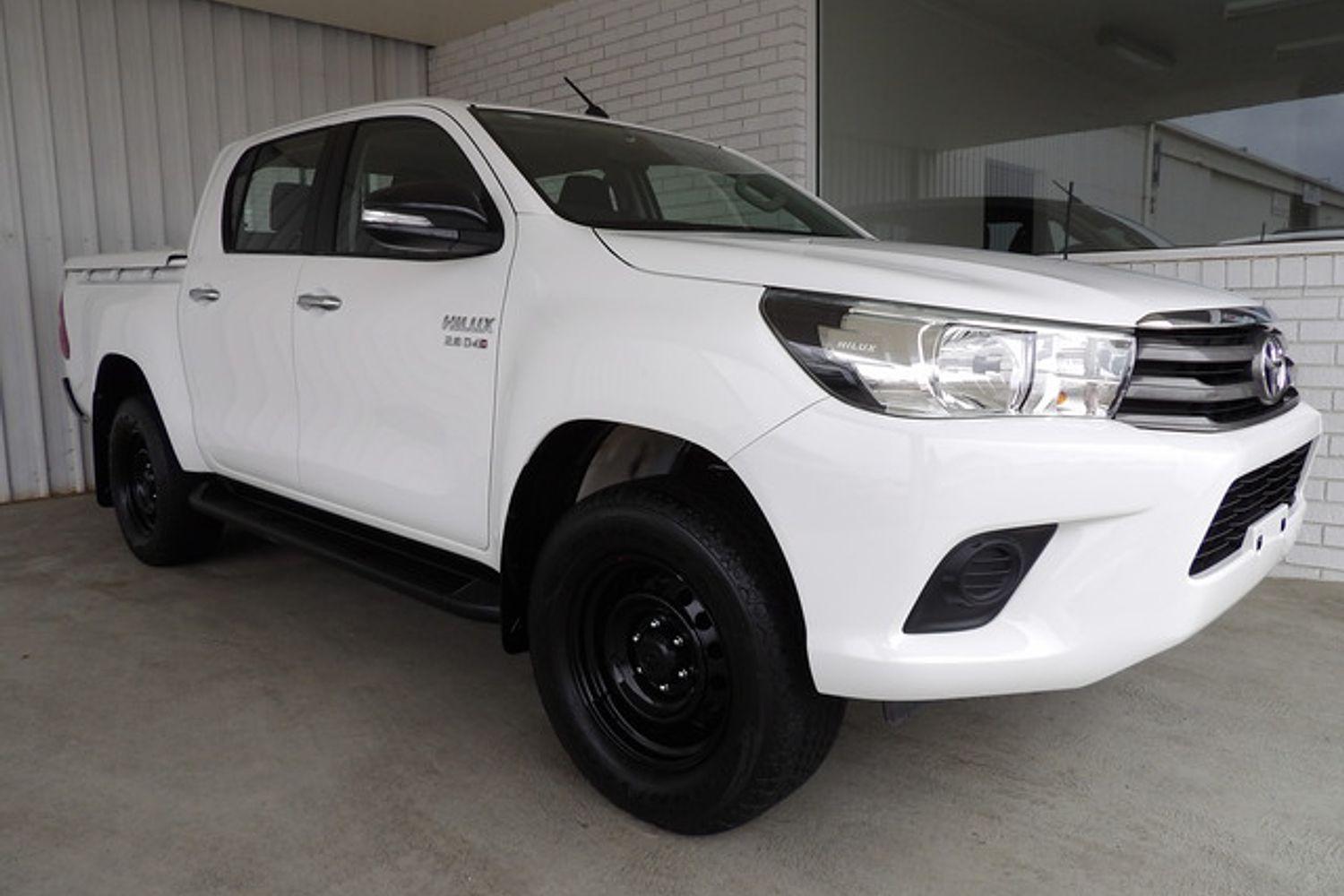 2017 Toyota Hilux SR in White