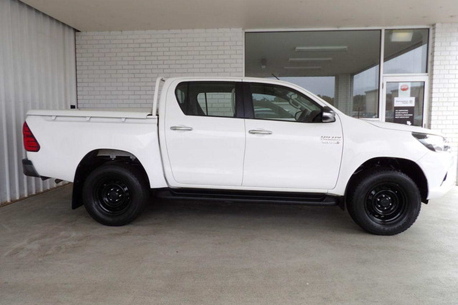2017 Toyota Hilux SR in White