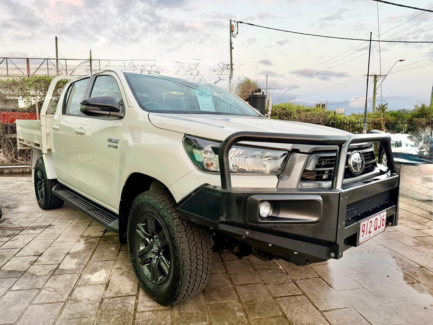 2023 Toyota Hilux SR in White