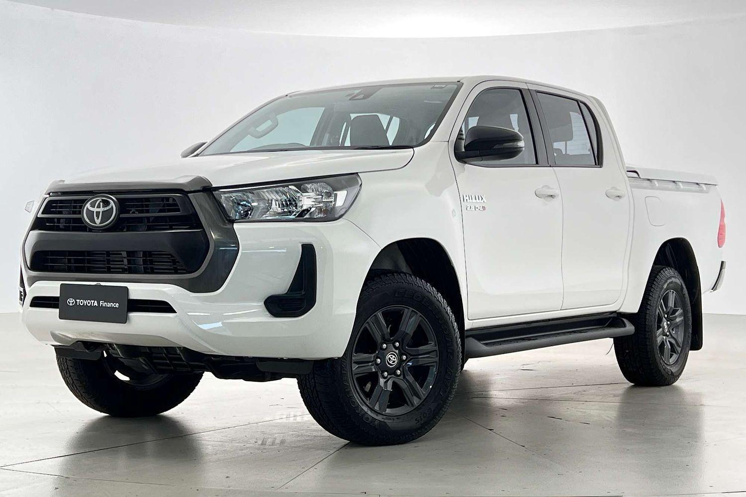 2023 Toyota Hilux SR in White