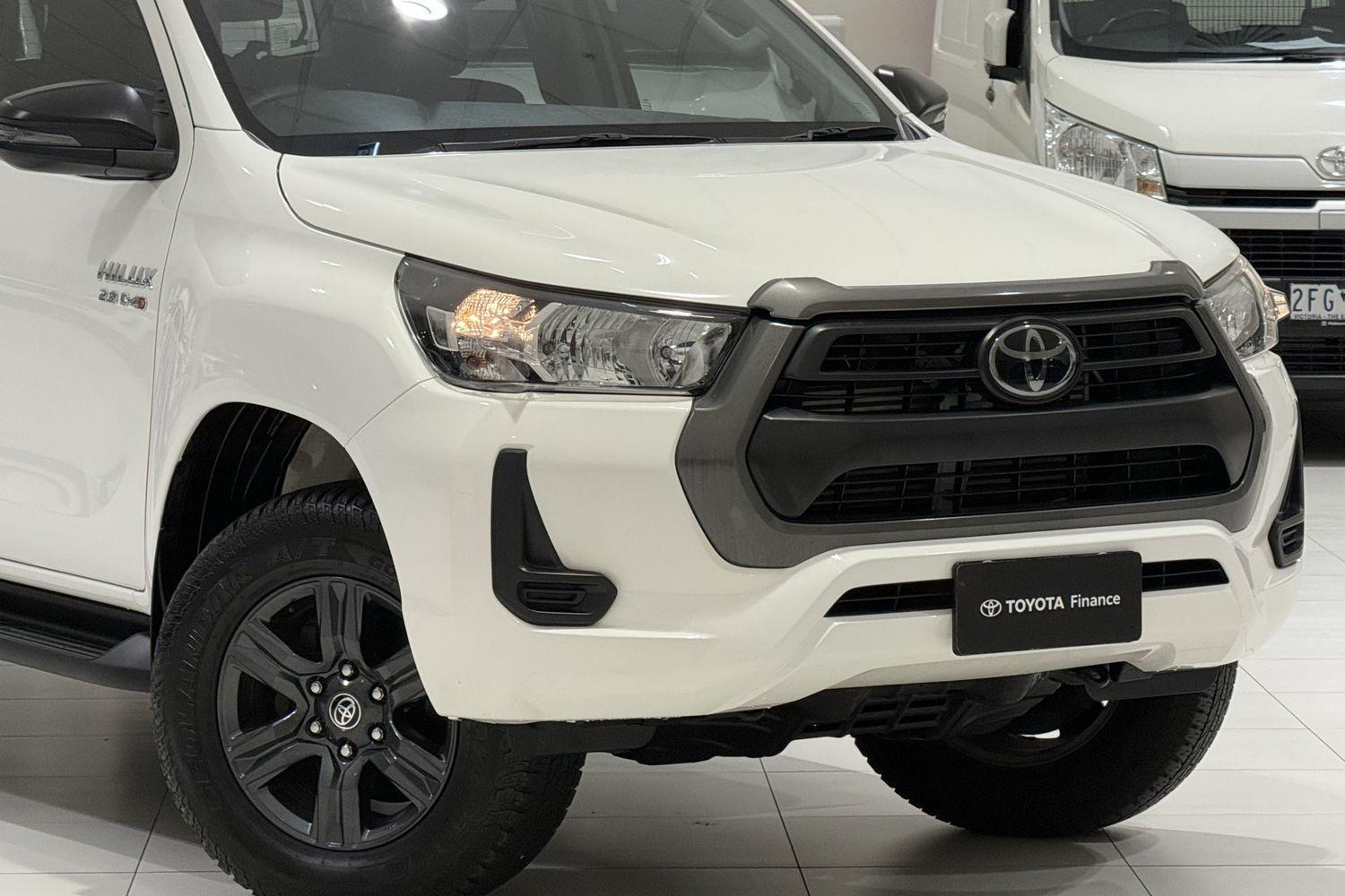 2023 Toyota Hilux SR in White