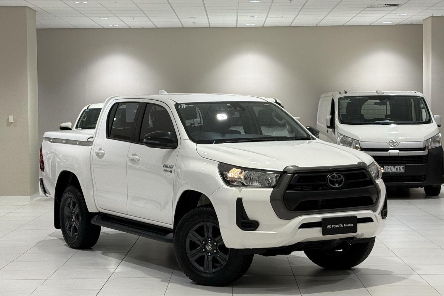 2023 Toyota Hilux SR in White