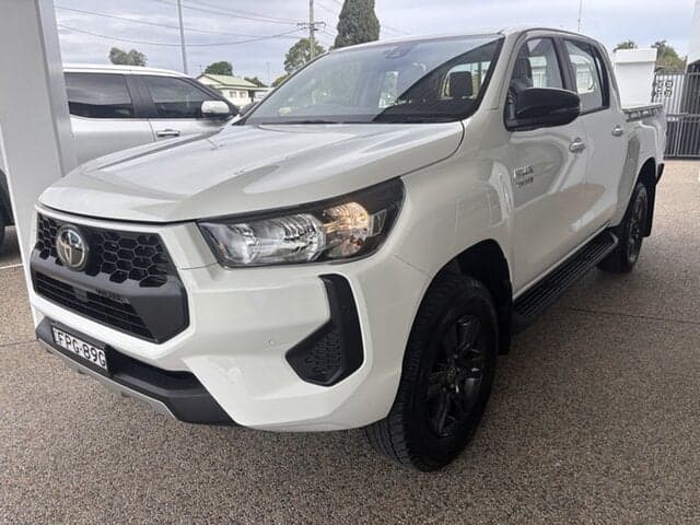 2025 Toyota Hilux SR in White